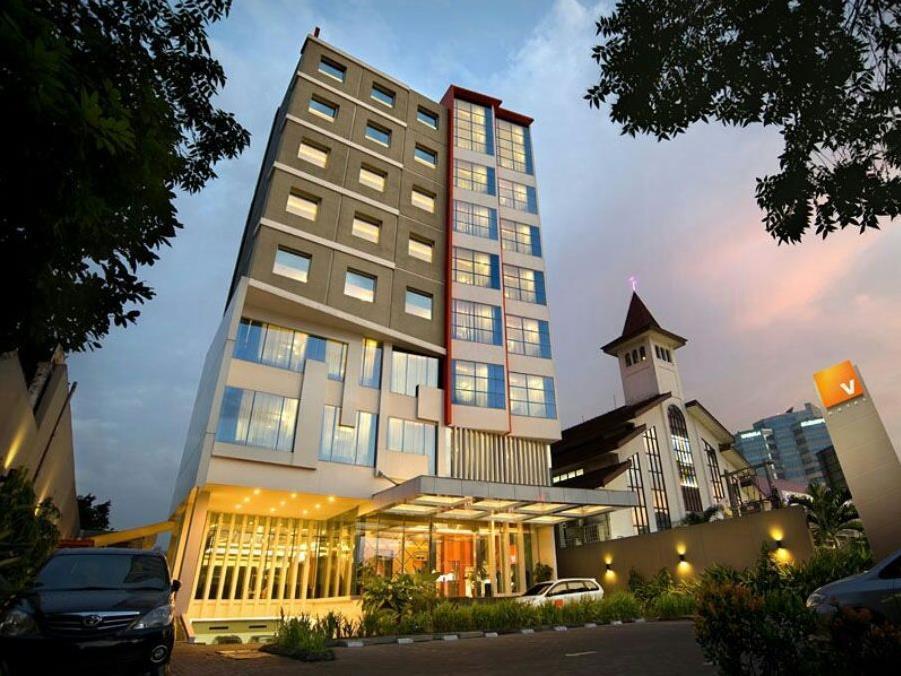 V Hotel Tebet Giacarta Esterno foto